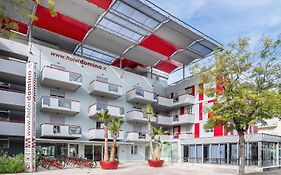 Domino Suite Hotel & Residence